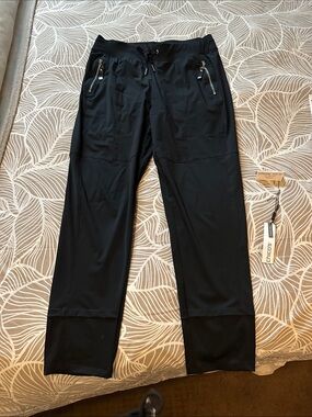 Chico's Black pants with Zenergy UPF